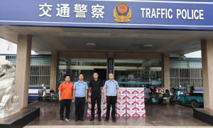 警保携手护航高考 平安产险阳信支公司暖心慰问执勤交警